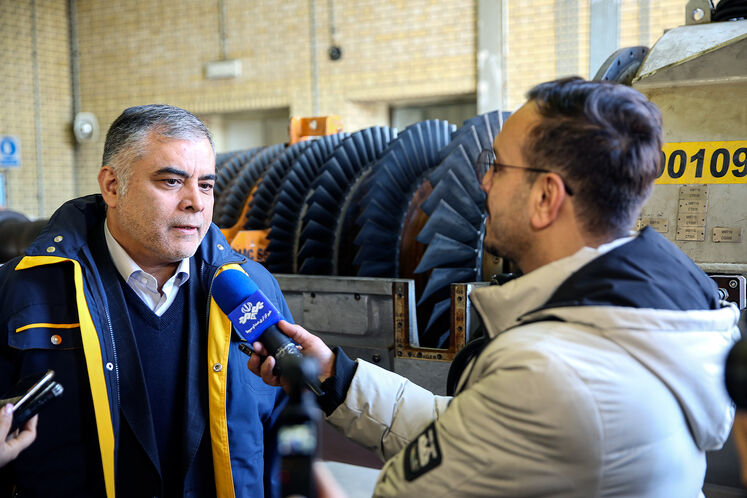 Oil minister visits Parchin Gas Pressure Boosting Station