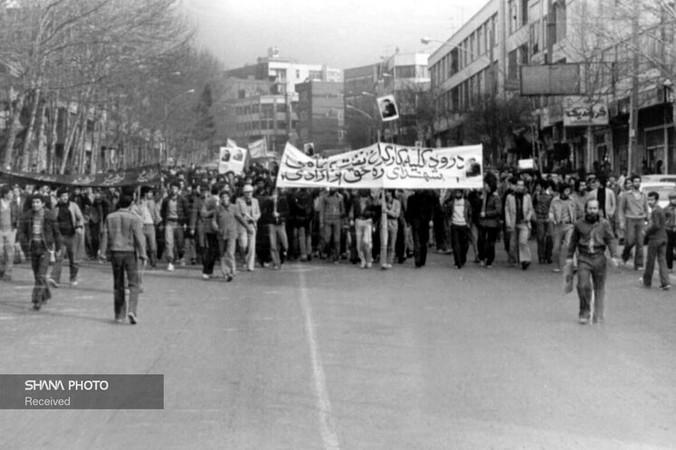 همبستگی میان کارکنان شرکت نفت و مردم سبب رضایتمندی مردم و تشکر آنان از کارکنان صنعت نفت شد.