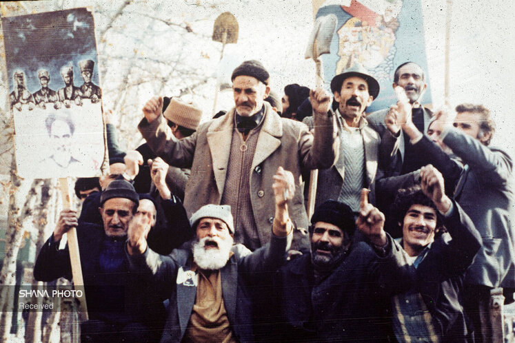 نماهایی از ایام پیروزی شکوهمند انقلاب اسلامی ایران