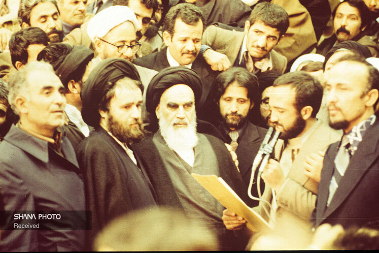 نماهایی از ایام پیروزی شکوهمند انقلاب اسلامی ایران