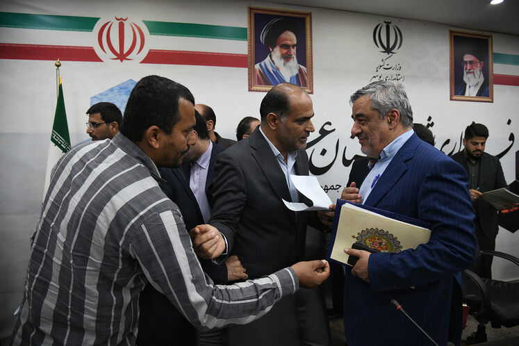 نشست شورای توسعه و برنامهریزی شهرستان عسلویه