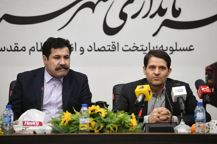 حسن عباسزاده، مدیر عامل شرکت ملی صنایع پتروشیمی، عبدالکریم حسینزاده، معاون رئیسجمهوری در امور توسعه روستایی و مناطق محروم کشور