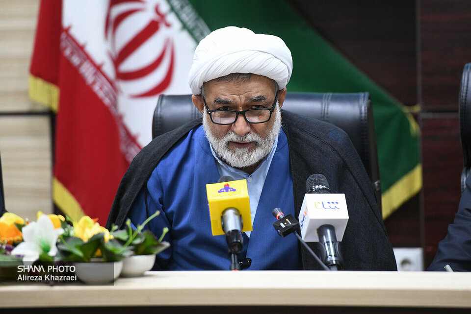 انتقال سهمیه بنزین به حساب بانکی سبب شفافیت میشود انتقال سهمیه بنزین به حساب بانکی سبب شفافیت میشود