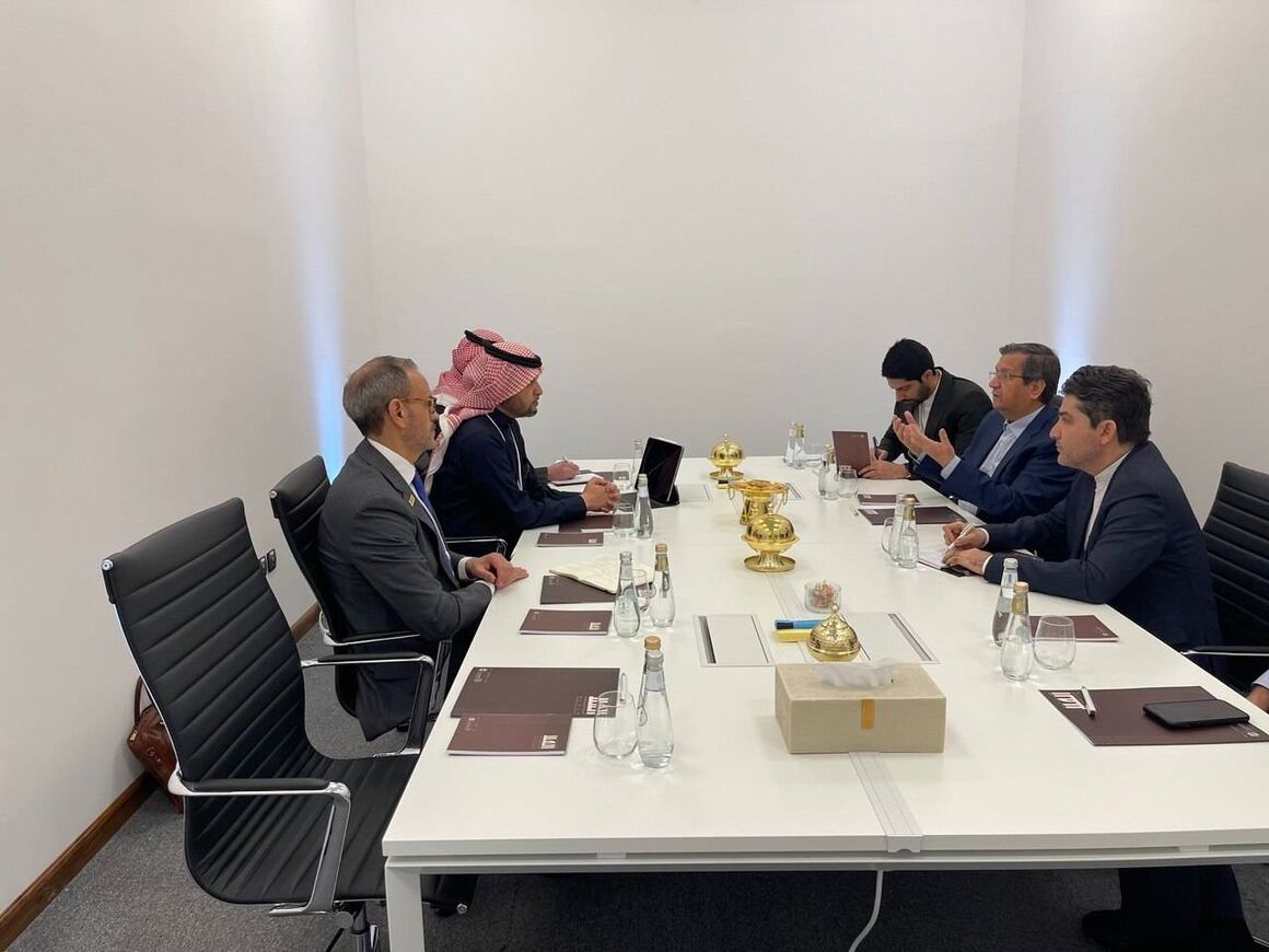 گفتوگوی وزیر اقتصاد با رئیس صندوق اوپک گفتوگوی وزیر اقتصاد با رئیس صندوق اوپک