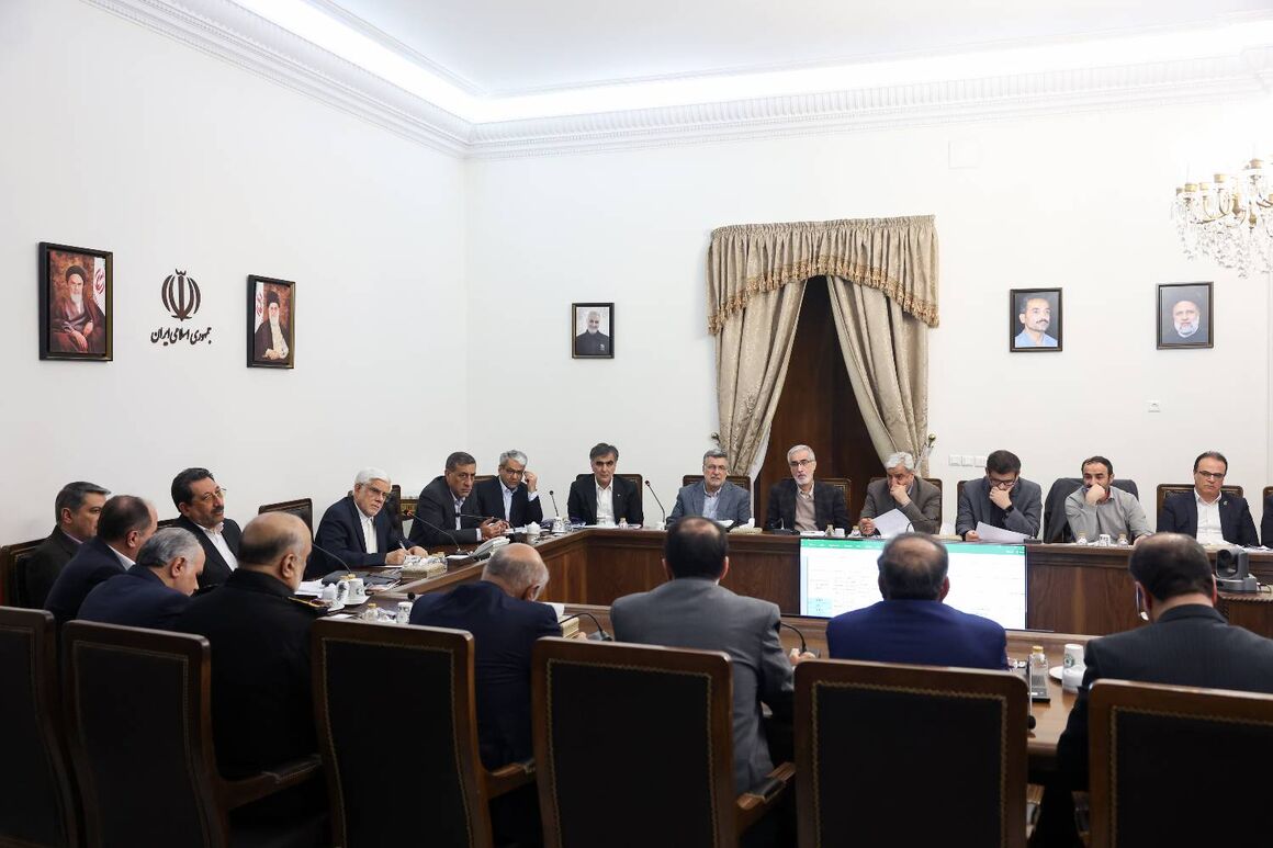 گزارش ۳ وزارتخانه برای رفع مشکل ناترازی انرژی ارائه شد گزارش ۳ وزارتخانه برای رفع مشکل ناترازی انرژی ارائه شد