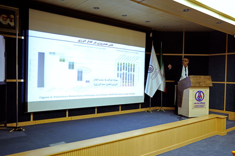 نشستهای تخصصی سومین همایش «پتروتک»