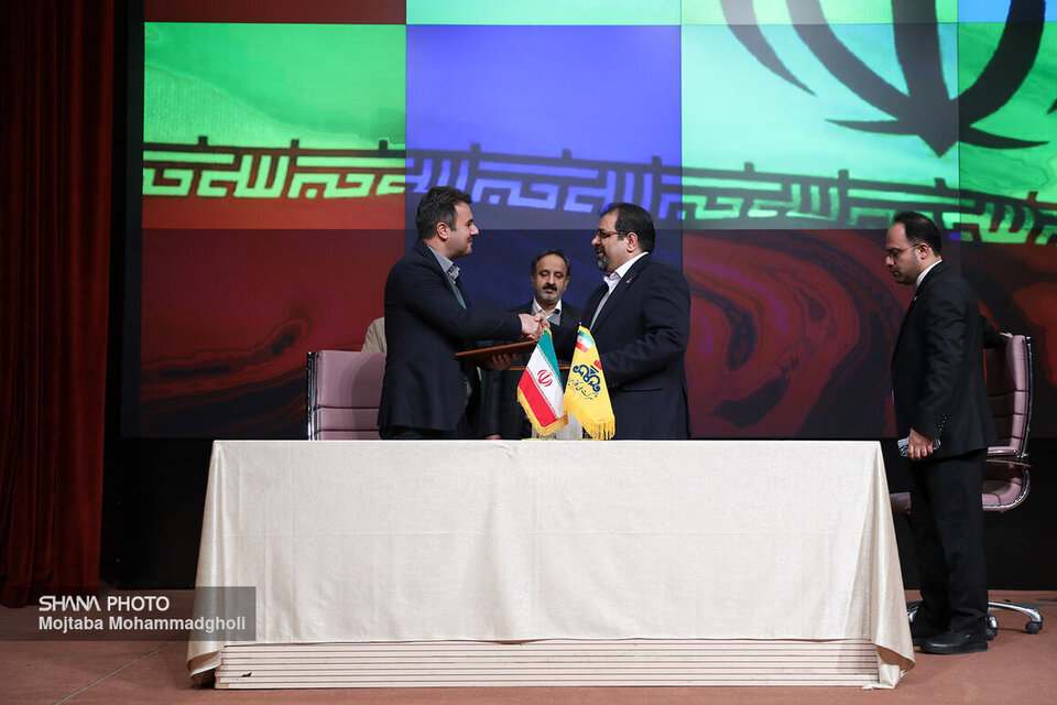 امضای ۷ قرارداد فناورانه صنعت نفت در حاشیه همایش پتروتک امضای ۷ قرارداد فناورانه صنعت نفت در حاشیه همایش پتروتک