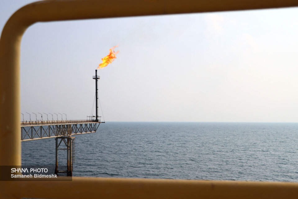 فرصتهای نفتی(۱)؛ توسعه میدانهای نفت و گاز در خشکی و دریا فرصتهای نفتی(۱)؛ توسعه میدانهای نفت و گاز در خشکی و دریا