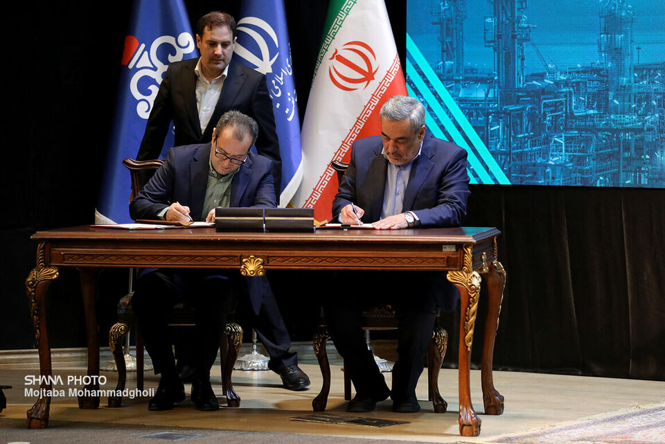 South Pars gas compression plan contracts signed in president's presence South Pars gas compression plan contracts signed in president's presence