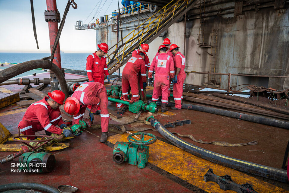 South Pars platforms begin overhaul for safe winter operations
