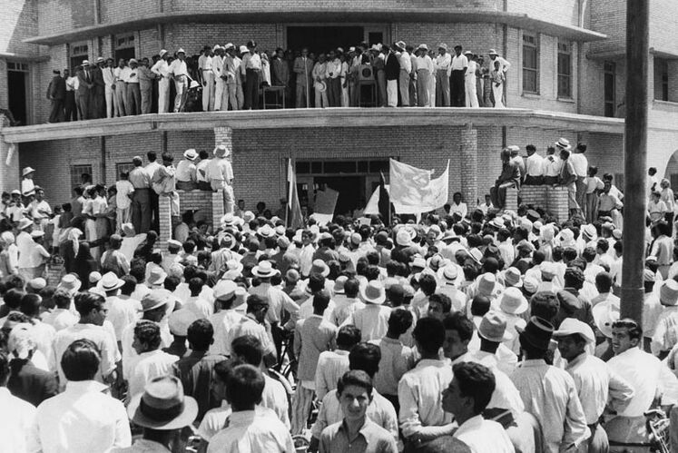 سخنرانی حسین مکی، عضو هیئت خلع ید از نفت در اجتماع کارگران صنعت نفت در آبادان - سال ۱۳۳۰