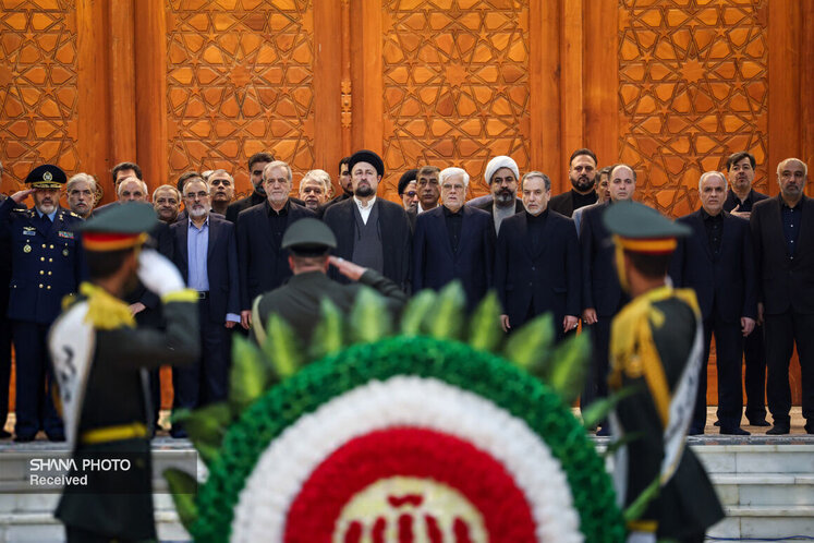 تجدید میثاق رئیسجمهوری و اعضای هیئت دولت چهاردهم با آرمانهای امام راحل