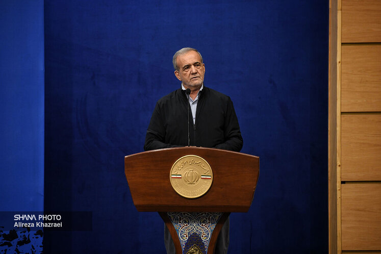 نخستین نشست خبری رئیس دولت چهاردهم