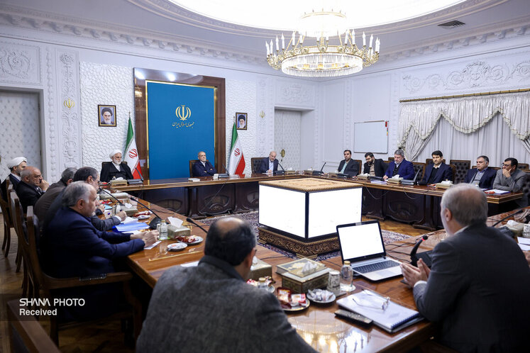 بررسی راهکارهای رفع ناترازی در نشست سران قوا
