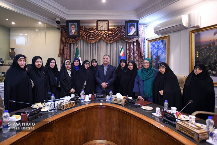 دیدار وزیر نفت با فراکسیون زنان و خانواده مجلس