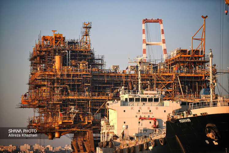 عملیات بارگیری جکت میدان مشترک گازی بلال