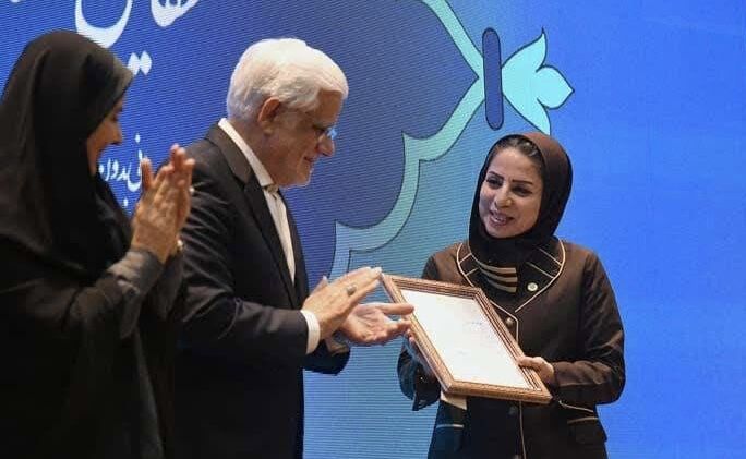 تجلیل معاون اول رئیسجمهوری از بانوان سوخترسان تجلیل معاون اول رئیسجمهوری از بانوان سوخترسان