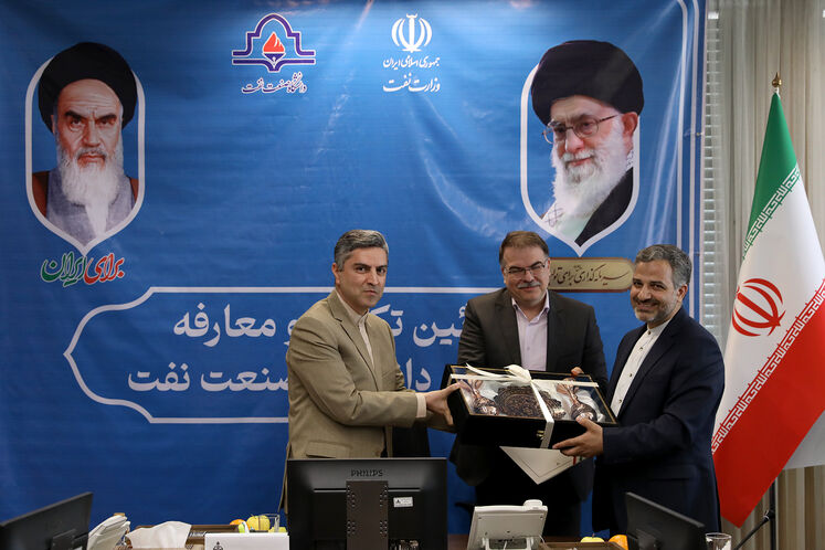 آیین تکریم و معارفه رئیس دانشگاه صنعت نفت