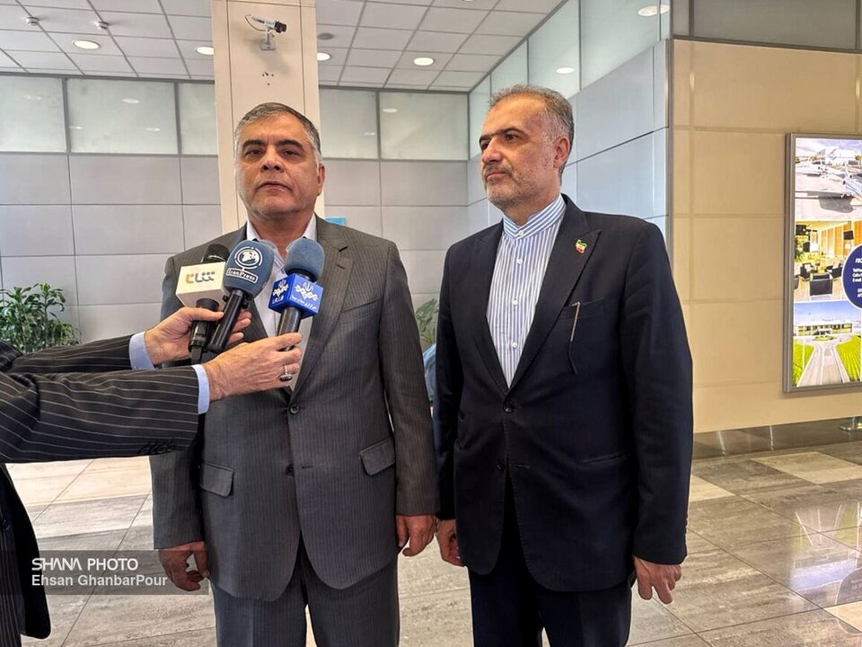 وزیر نفت در بدو ورود به مسکو وزیر نفت در بدو ورود به مسکو