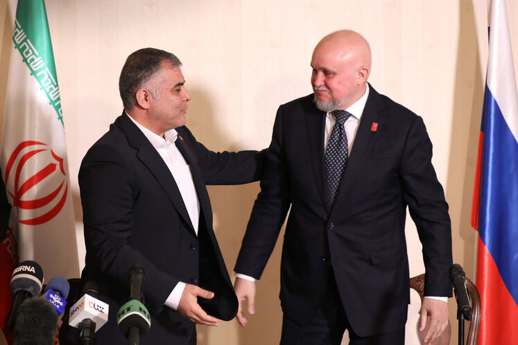 محسن پاکنژاد، وزیر نفت جمهوری اسلامی ایران و سرگئی تیسیلیوف، وزیر انرژی فدراسیون روسیه