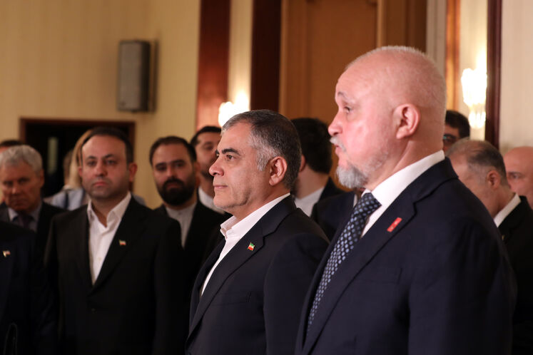 محسن پاکنژاد، وزیر نفت جمهوری اسلامی ایران و سرگئی تیسیلیوف، وزیر انرژی فدراسیون روسیه