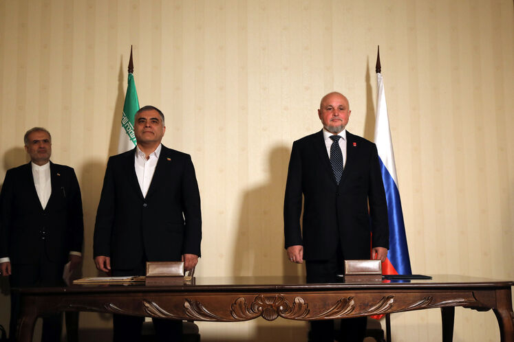 محسن پاکنژاد، وزیر نفت جمهوری اسلامی ایران و سرگئی تیسیلیوف، وزیر انرژی فدراسیون روسیه