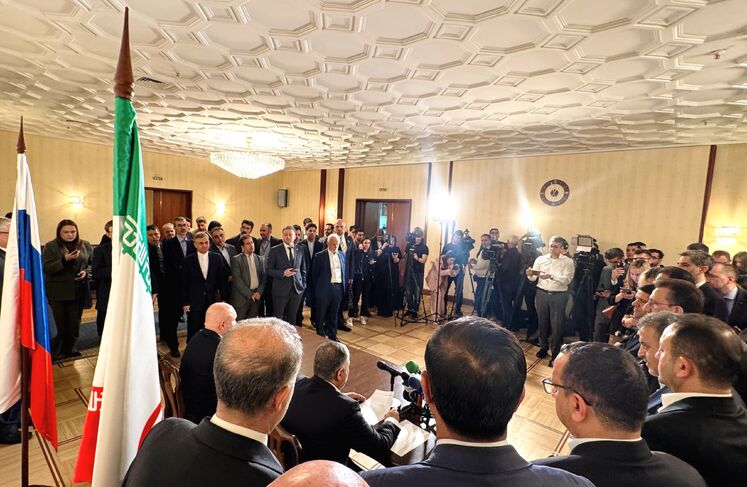 نشست خبری محسن پاکنژاد، وزیر نفت جمهوری اسلامی ایران و سرگئی تیسیلیوف، وزیر انرژی فدراسیون روسیه