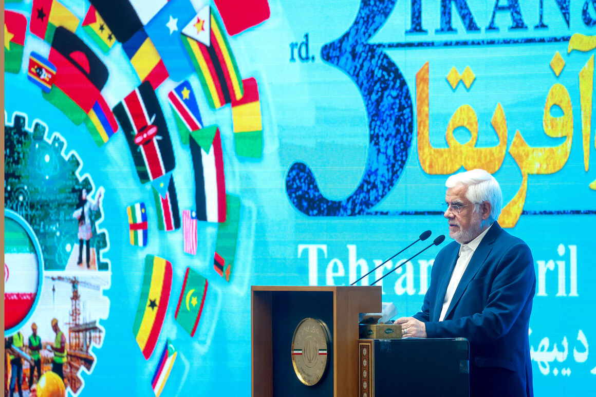 آمادگی ایران برای صادرات محصولات پتروشیمی به آفریقا آمادگی ایران برای صادرات محصولات پتروشیمی به آفریقا