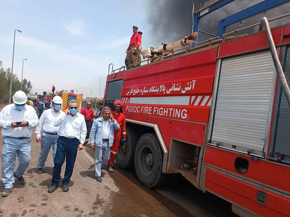 اعزام فوری گروههای تخصصی نفت به اسکله شهید رجایی اعزام فوری گروههای تخصصی نفت به اسکله شهید رجایی