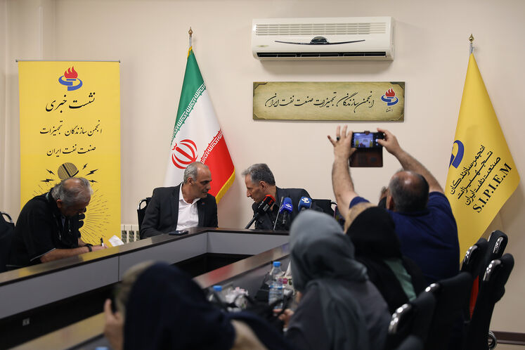 نشست خبری رئیس انجمن سازندگان تجهیزات صنعت نفت