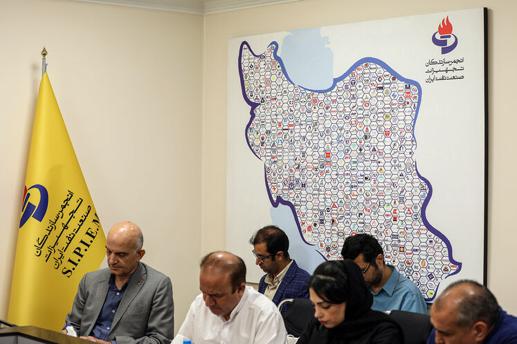 نشست خبری رئیس انجمن سازندگان تجهیزات صنعت نفت