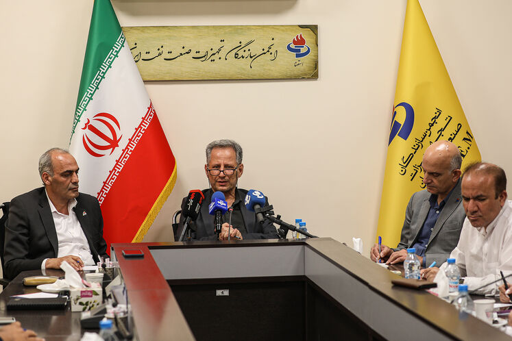 نشست خبری رئیس انجمن سازندگان تجهیزات صنعت نفت
