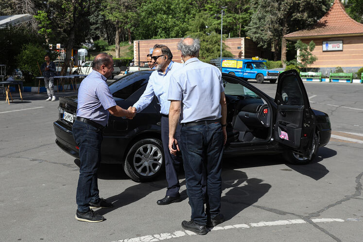 بازدید مدیرکل روابط عمومی وزارت نفت از فرآیند آماده‌سازی نمایشگاه نفت 
