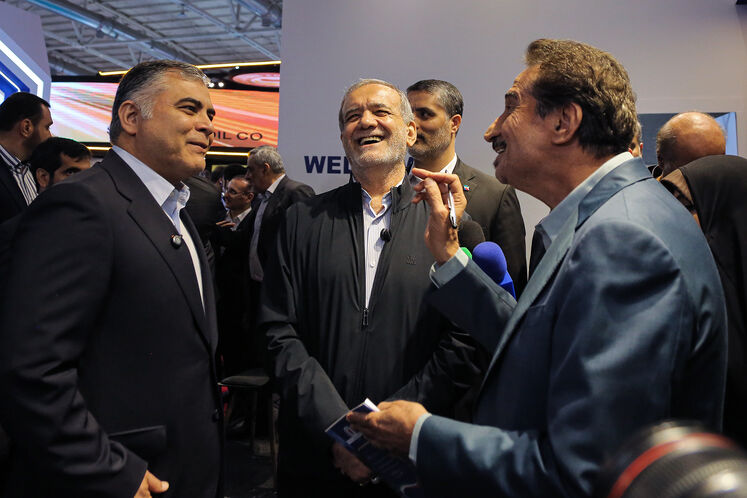 بازدید رئیس‌جمهوری از بیست‌ونهمین نمایشگاه نفت