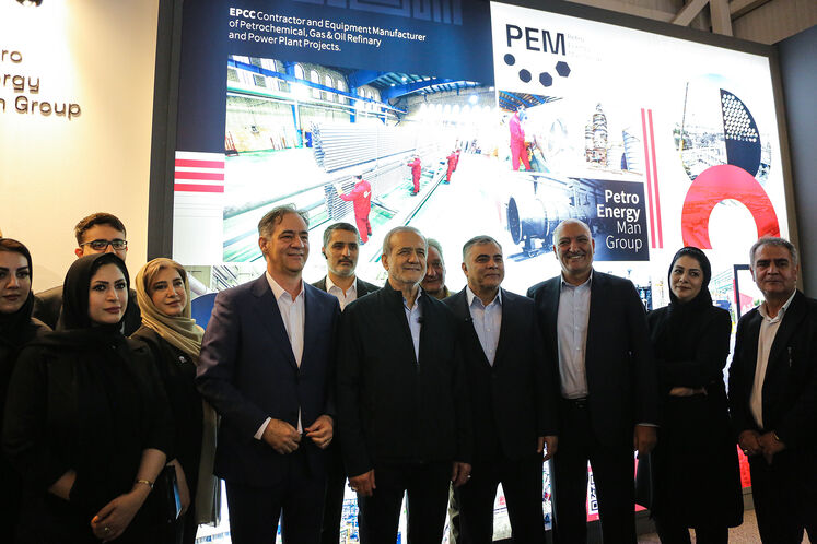 بازدید رئیس‌جمهوری از بیست‌ونهمین نمایشگاه نفت