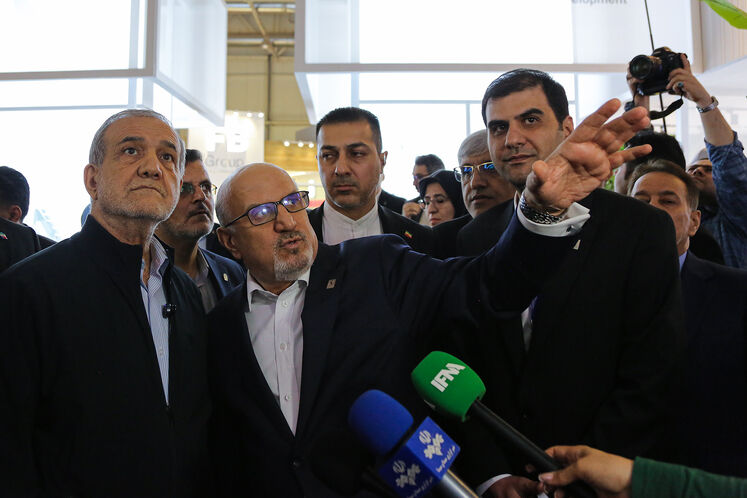 بازدید رئیس‌جمهوری از بیست‌ونهمین نمایشگاه نفت