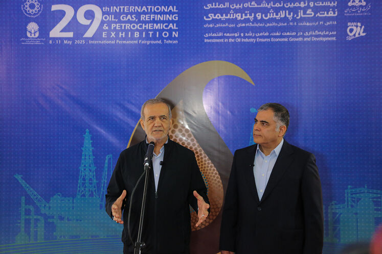 مسعود پزشکیان، رئیس‌جمهوری و محسن پاک‌نژاد، وزیر نفت