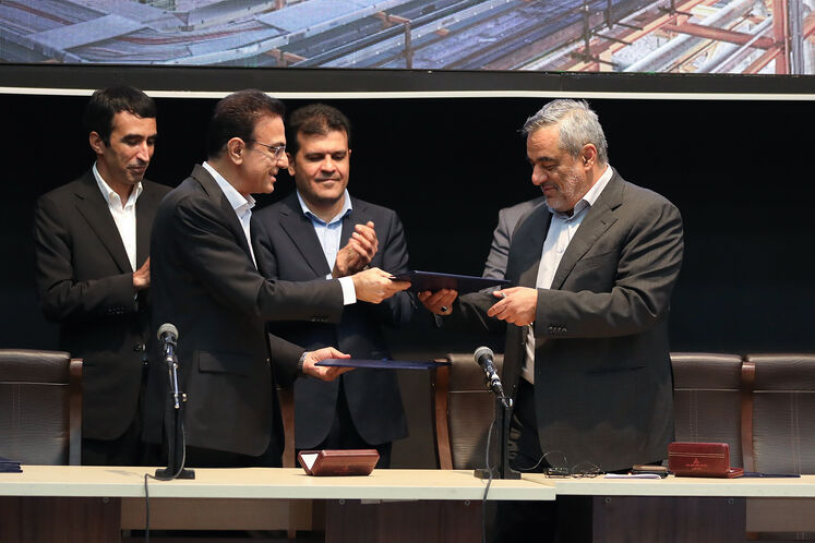 آیین امضای ۱۸ قرارداد و تفاهم‌نامه ساخت بار اول در صنعت نفت