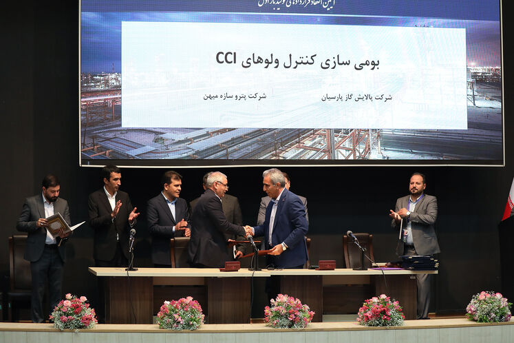 آیین امضای ۱۸ قرارداد و تفاهم‌نامه ساخت بار اول در صنعت نفت