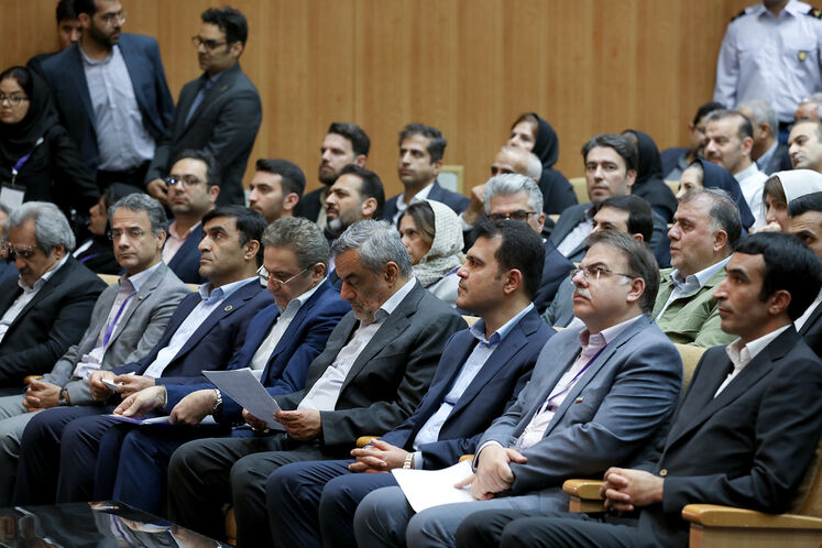 آیین امضای ۱۸ قرارداد و تفاهم‌نامه ساخت بار اول در صنعت نفت
