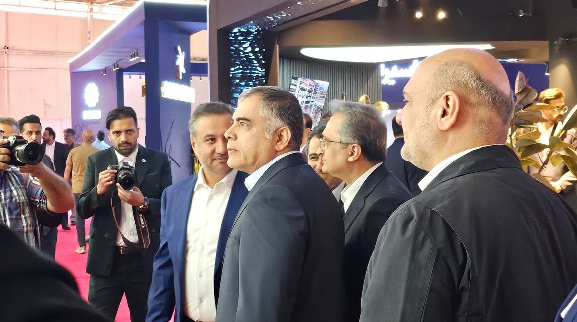 Paknejad urges facilitating private sector participation in oil contracts