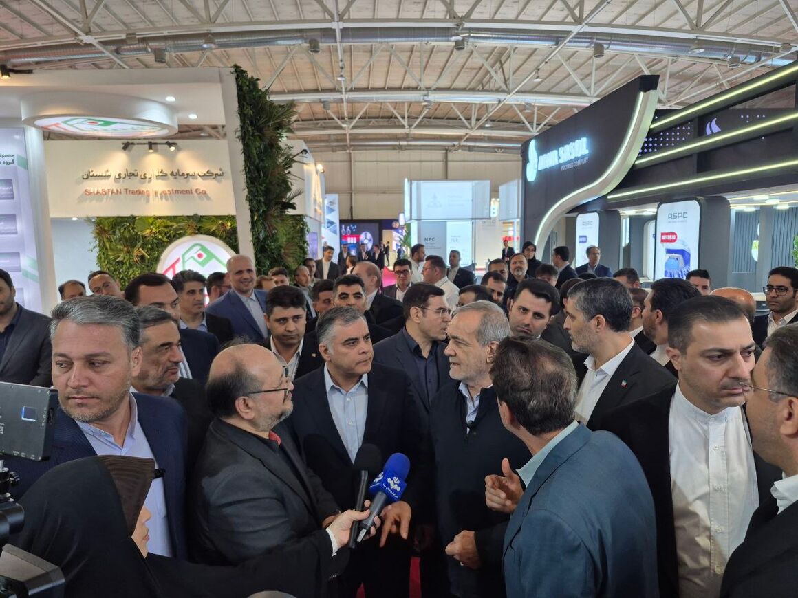 بازدید رئیس‌جمهوری از بیست‌ونهمین نمایشگاه بین‌المللی نفت ایران