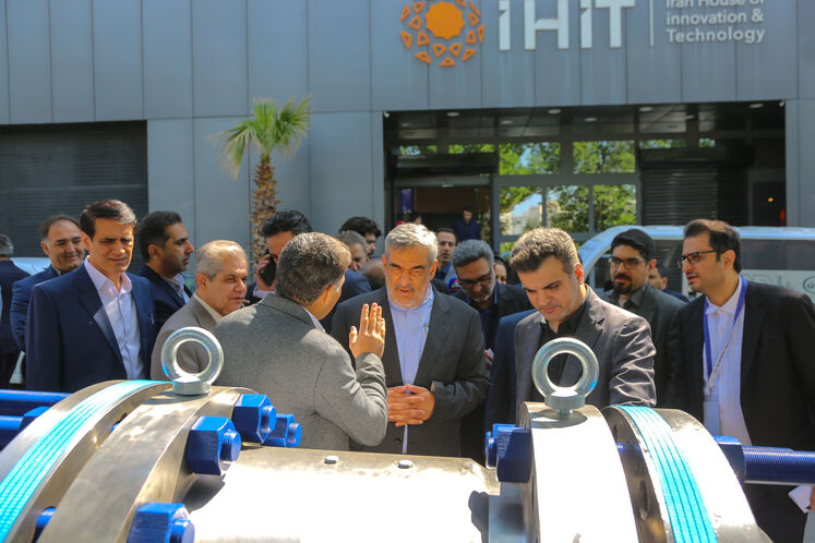 بازدید معاون وزیر نفت از بیست‌ونهمین نمایشگاه بین‌المللی نفت، گاز، پالایش و پتروشیمی 