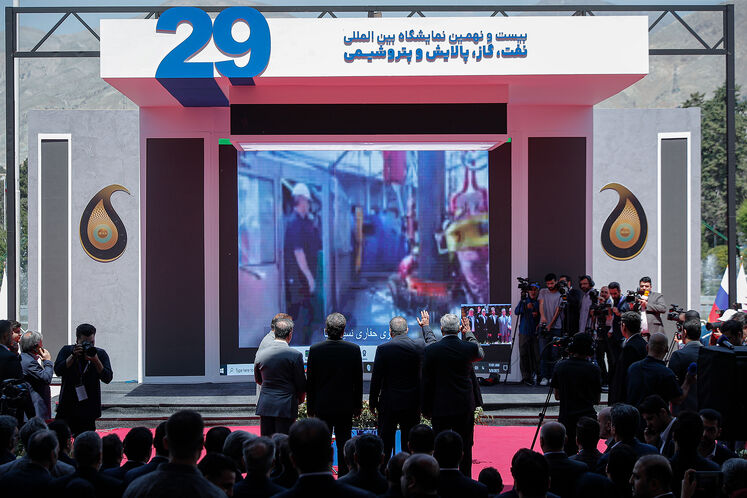 آیین آغاز دوباره عملیات حفاری اکتشافی در بخش کمعمق دریای خزر