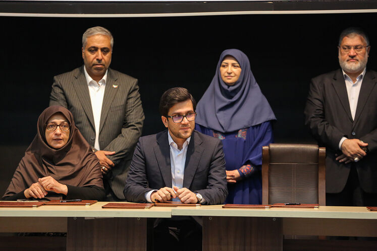 آیین امضای تفاهم‌نامه همکاری جایگزینی ۲۰ هزار دستگاه موتورسیکلت بنزینی با موتورسیکلت برقی در شهر تهران