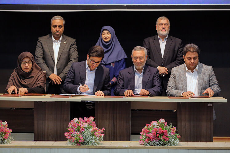 آیین امضای تفاهم‌نامه همکاری جایگزینی ۲۰ هزار دستگاه موتورسیکلت بنزینی با موتورسیکلت برقی در شهر تهران