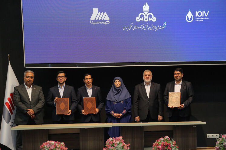 آیین امضای تفاهم‌نامه همکاری جایگزینی ۲۰ هزار دستگاه موتورسیکلت بنزینی با موتورسیکلت برقی در شهر تهران