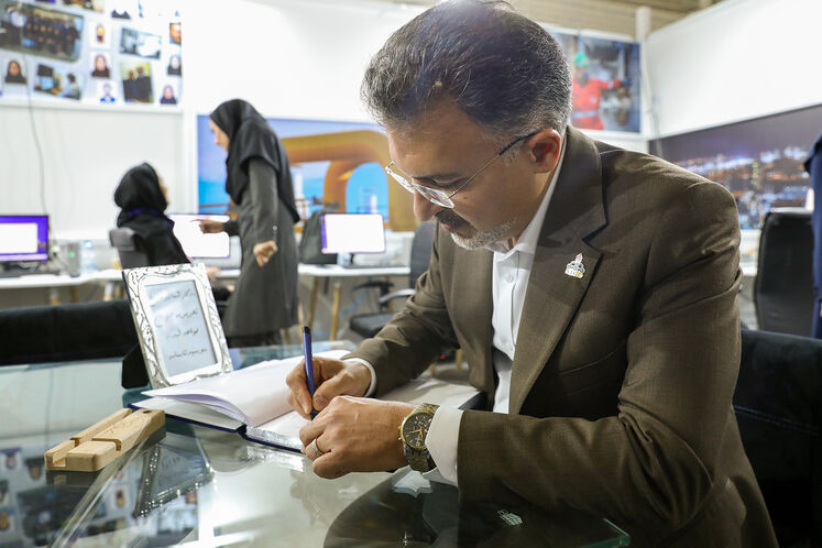 بازدید محمدرضا جولایی، مدیر هماهنگی و نظارت بر تولید شرکت ملی گاز ایران از شانا