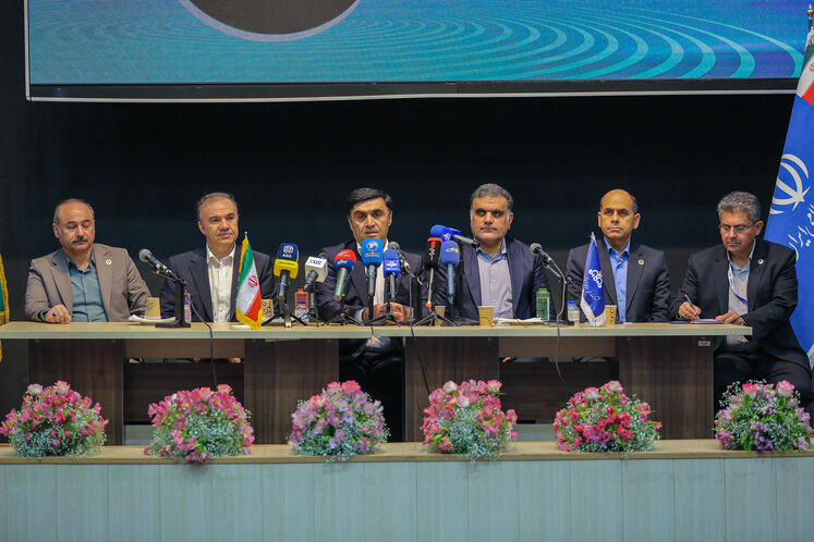 نشست خبری مدیرعامل شرکت ملی مناطق نفت‌خیز جنوب