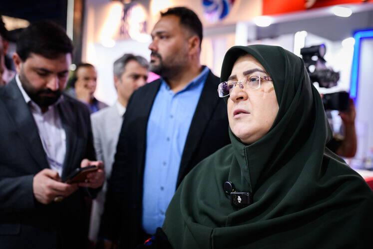 بازدید فاطمه مهاجرانی، سخنگوی دولت از بیست‌ونهمین نمایشگاه بین‌المللی نفت، گاز، پالایش و پتروشیمی